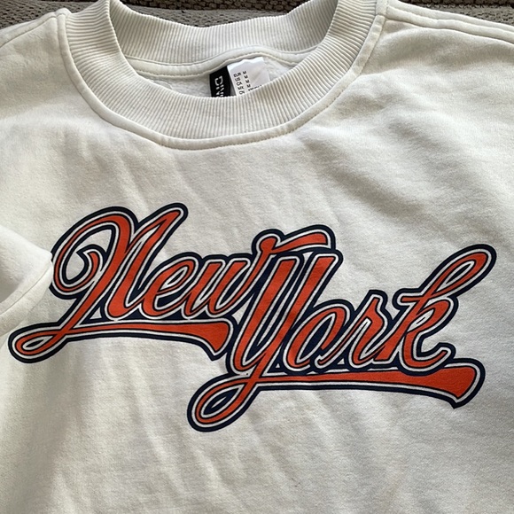 H&M New York Crewneck - Picture 1 of 4